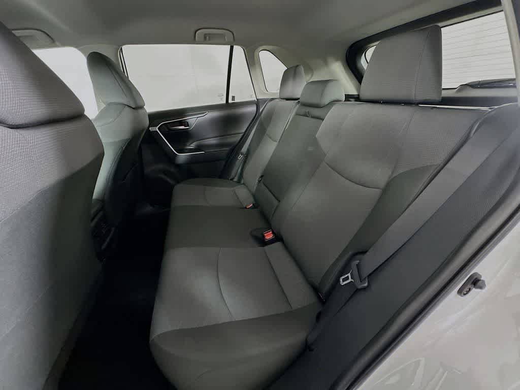 Toyota RAV4 XLE 2025