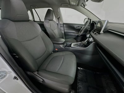 Toyota RAV4 XLE 2025