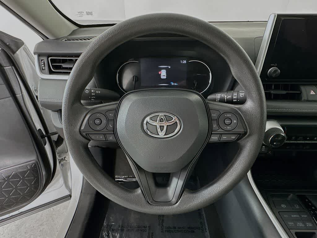 Toyota RAV4 XLE 2025