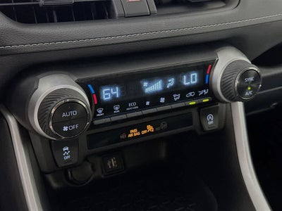 Toyota RAV4 XLE 2025