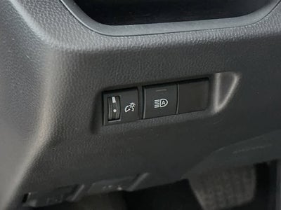 Toyota RAV4 XLE 2025