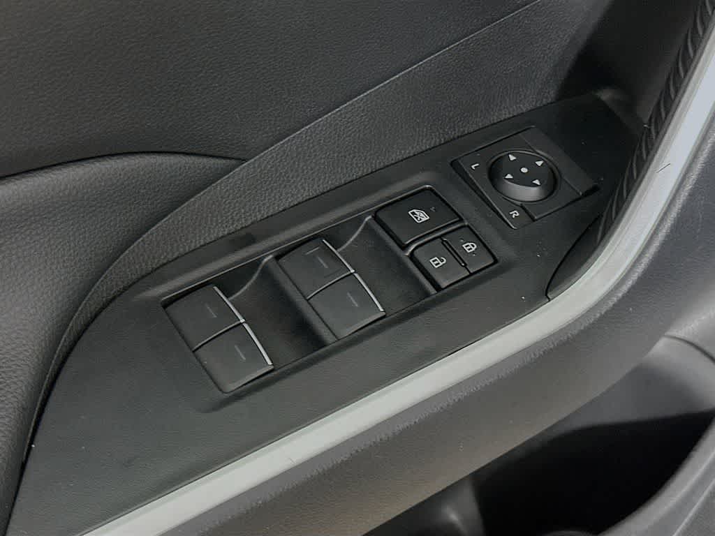 Toyota RAV4 XLE 2025