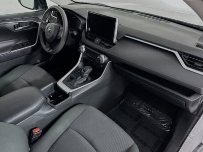 Toyota RAV4 XLE 2025
