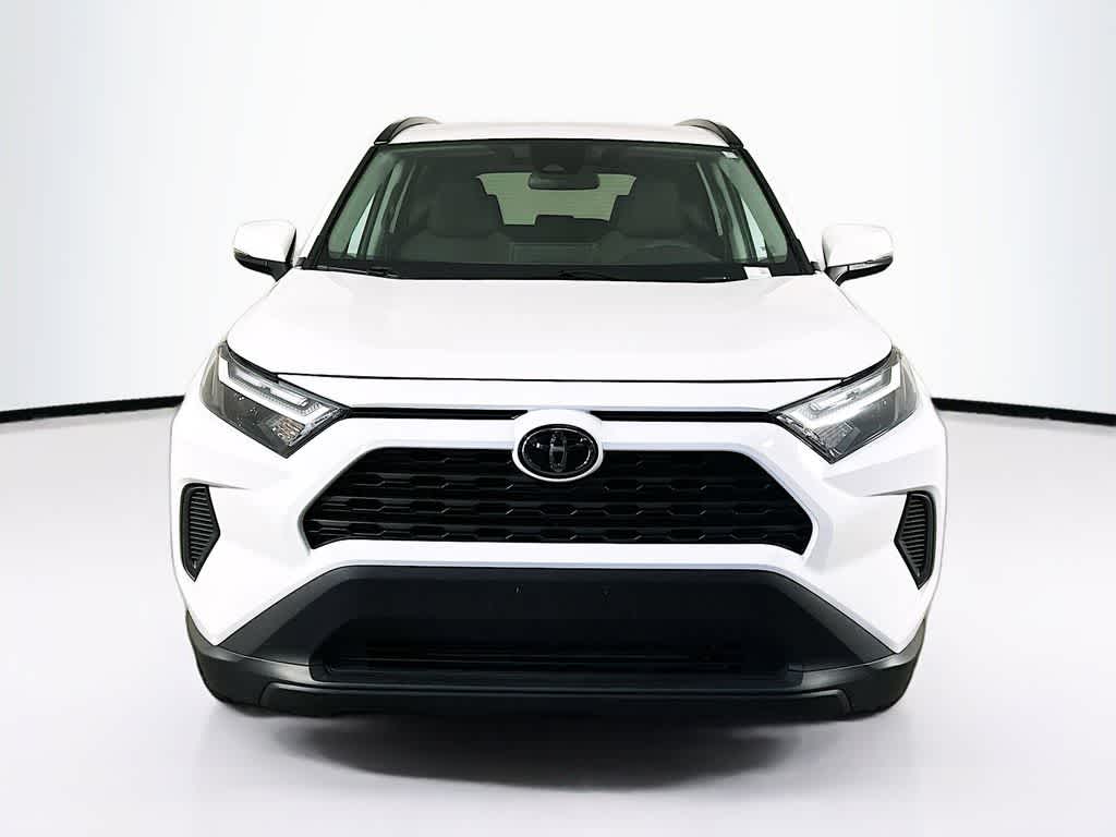 Toyota RAV4 XLE 2025