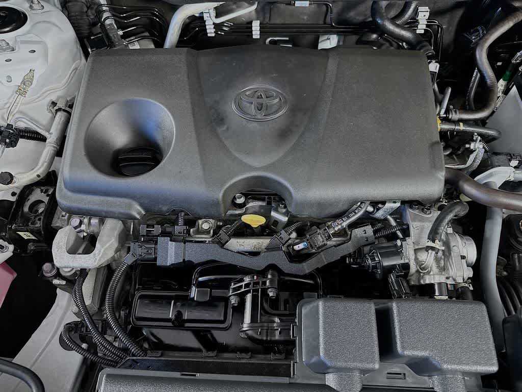 Toyota RAV4 XLE 2025