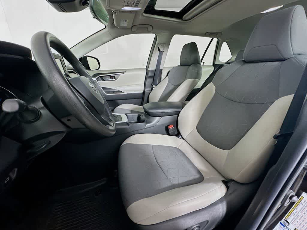 Toyota RAV4 Hybrid XLE 2022