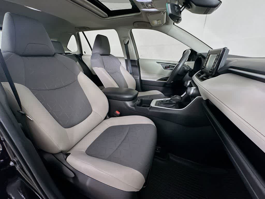 Toyota RAV4 Hybrid XLE 2022