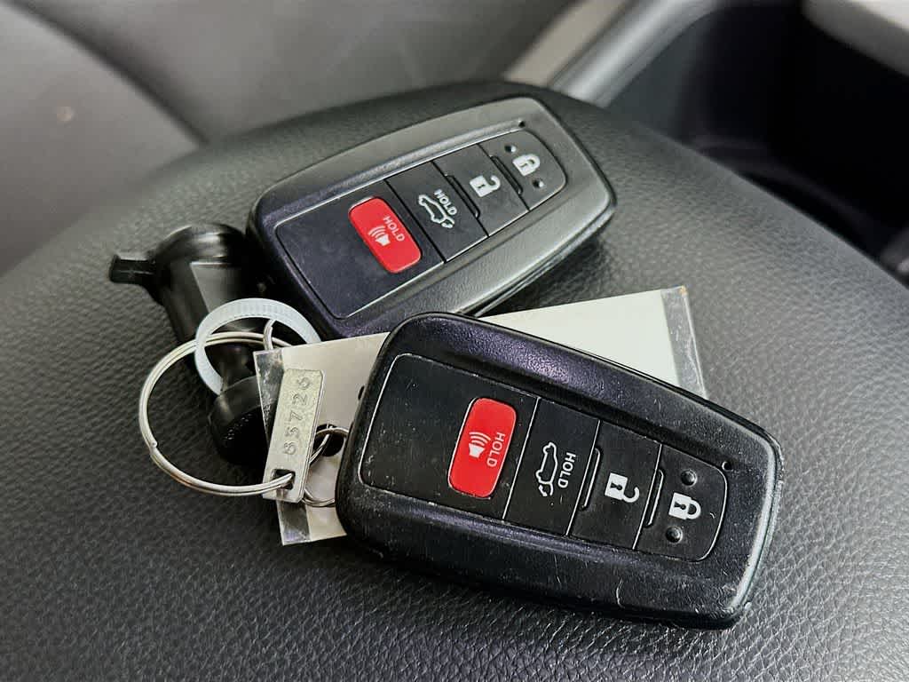 Toyota RAV4 Hybrid XLE 2022