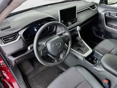 Toyota RAV4 XLE 2025