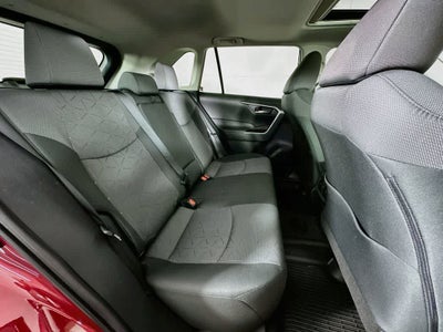 Toyota RAV4 XLE 2025