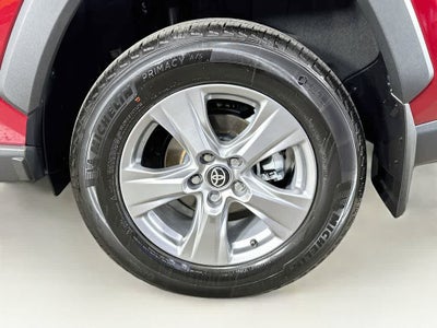 Toyota RAV4 XLE 2025