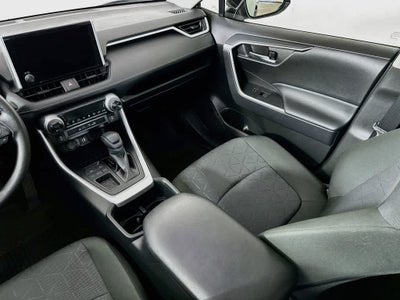 Toyota RAV4 XLE 2025