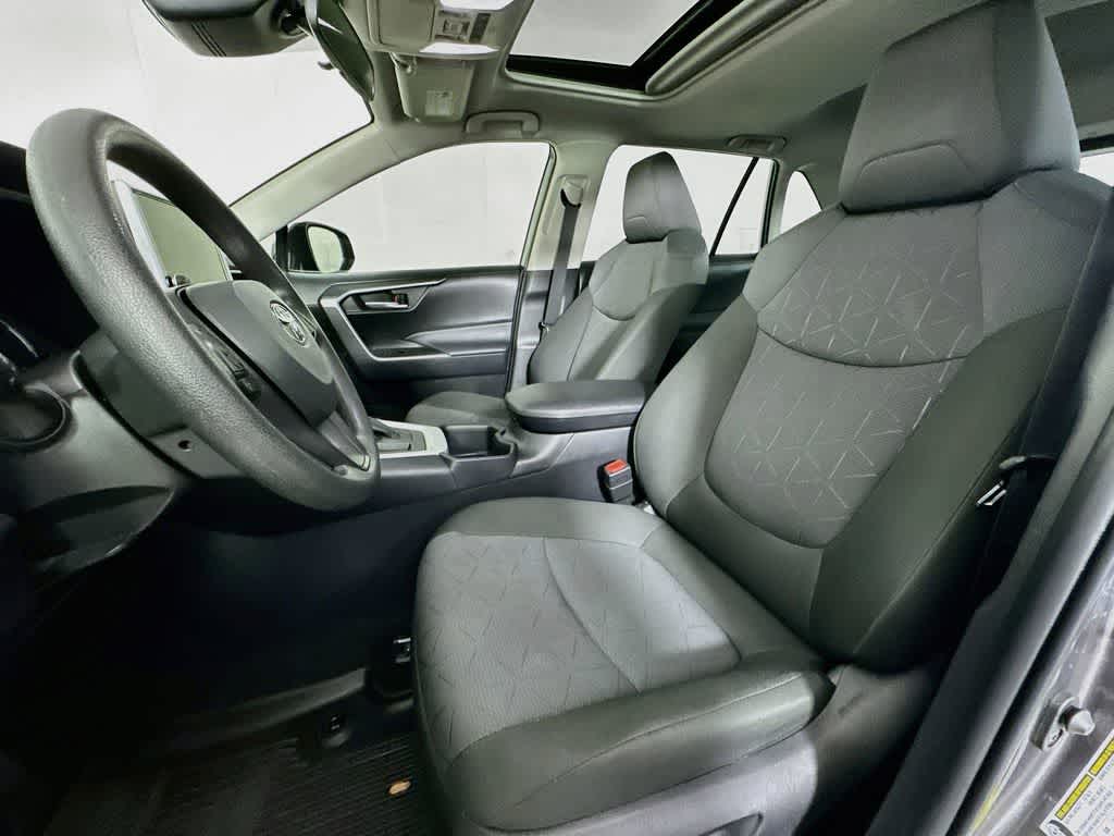 Toyota RAV4 XLE 2025