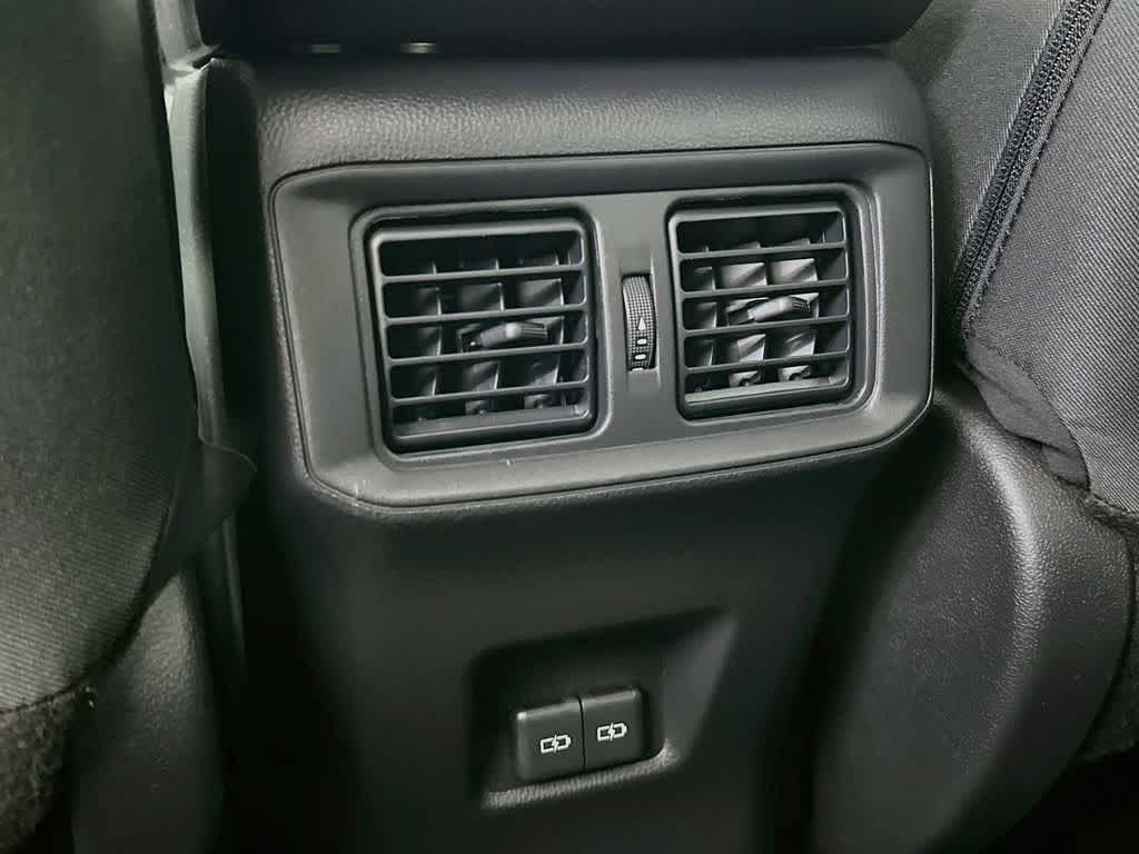 Toyota RAV4 XLE 2025