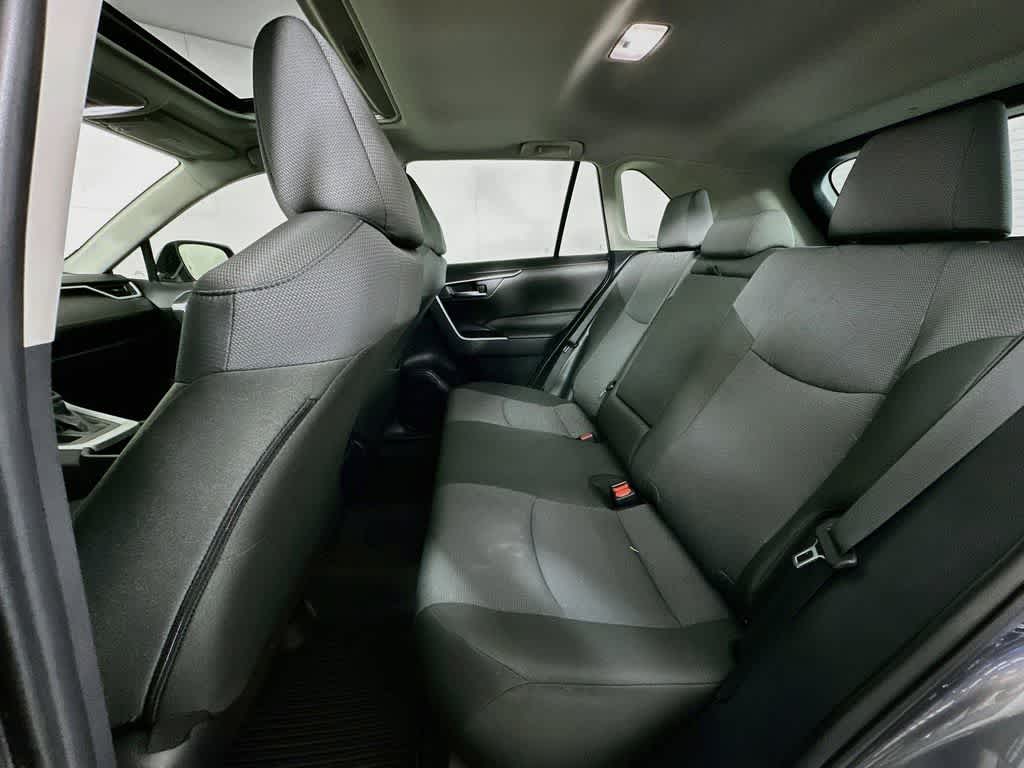 Toyota RAV4 XLE 2025