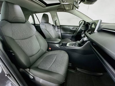 Toyota RAV4 XLE 2025