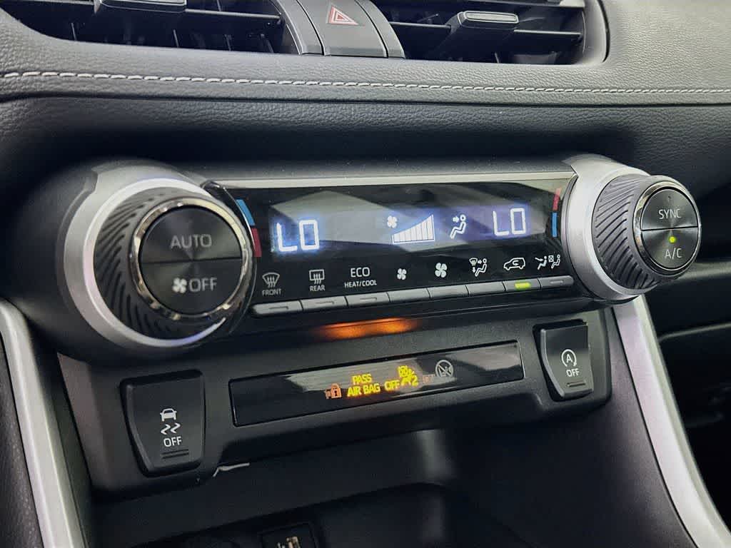 Toyota RAV4 XLE 2025