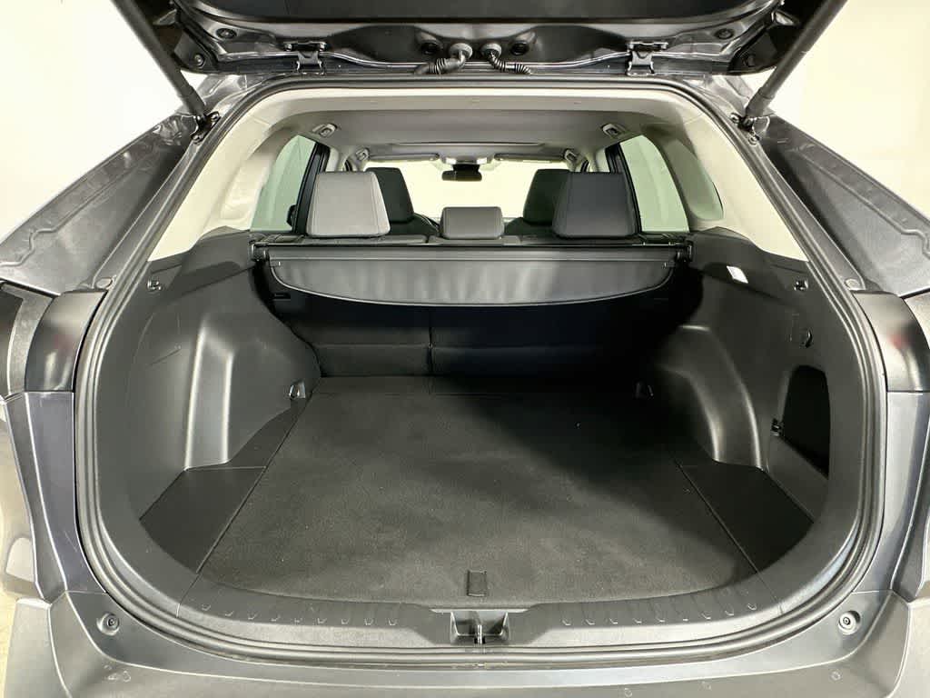 Toyota RAV4 XLE 2025