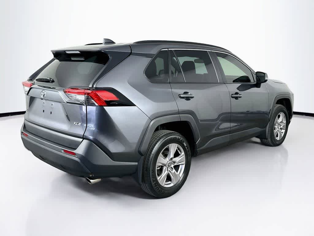 Toyota RAV4 XLE 2025