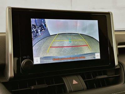 Toyota RAV4 XLE 2025