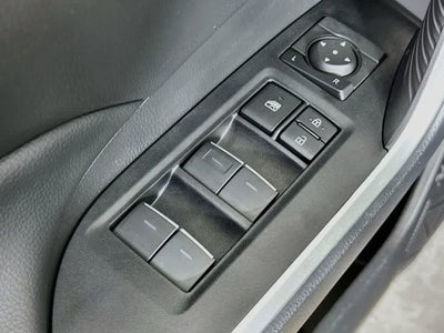 Toyota RAV4 XLE 2025