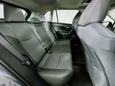 Toyota RAV4 XLE 2025