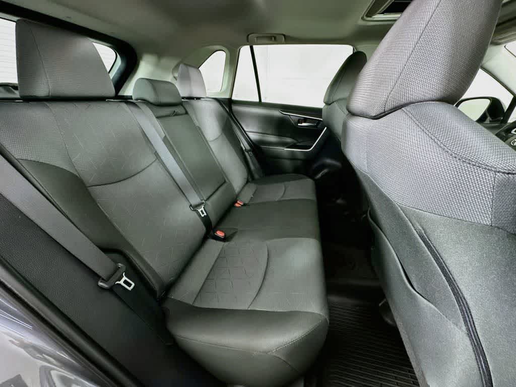 Toyota RAV4 XLE 2025