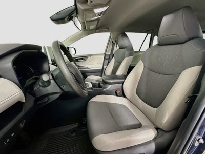 Toyota RAV4 XLE 2025