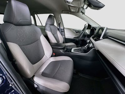 Toyota RAV4 XLE 2025