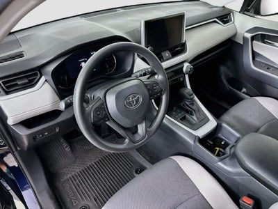 Toyota RAV4 XLE 2025