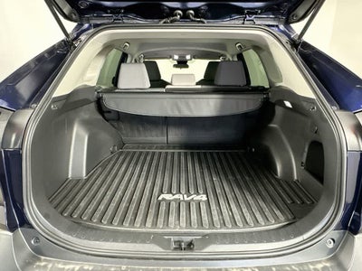 Toyota RAV4 XLE 2025