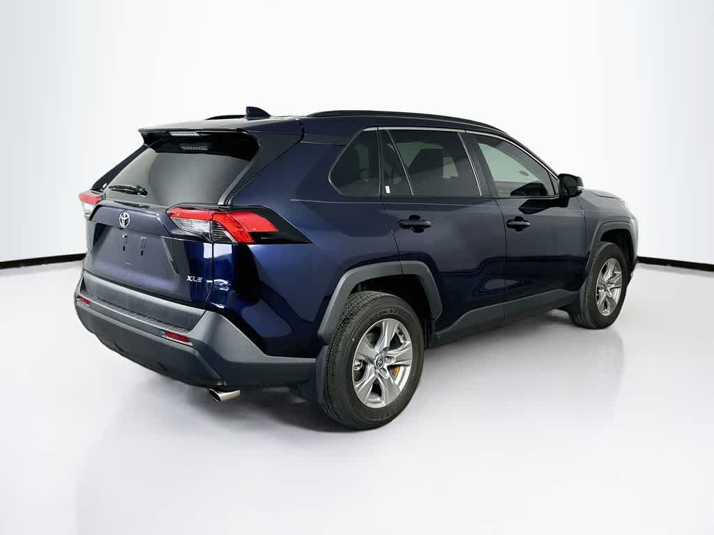 Toyota RAV4 XLE 2025