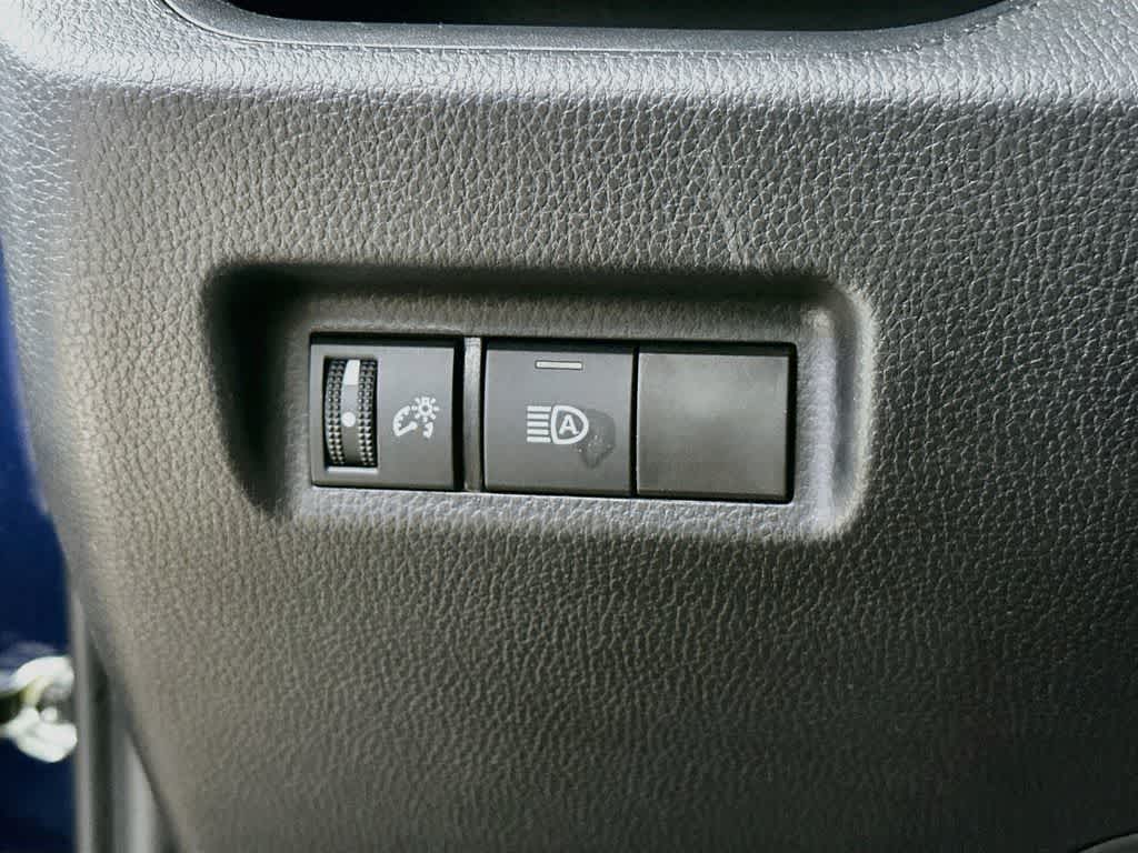 Toyota RAV4 XLE 2025