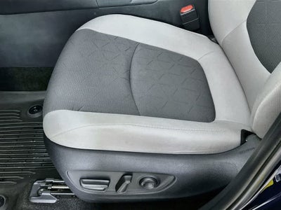 Toyota RAV4 XLE 2025