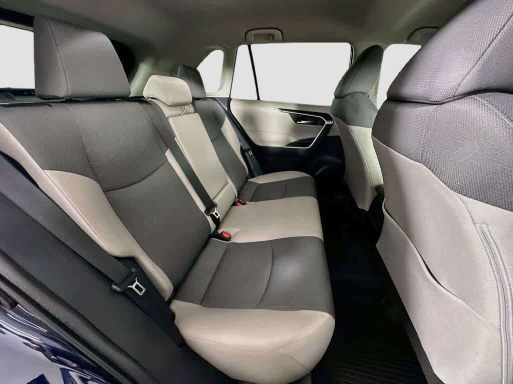 Toyota RAV4 XLE 2025