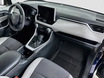 Toyota RAV4 XLE 2025