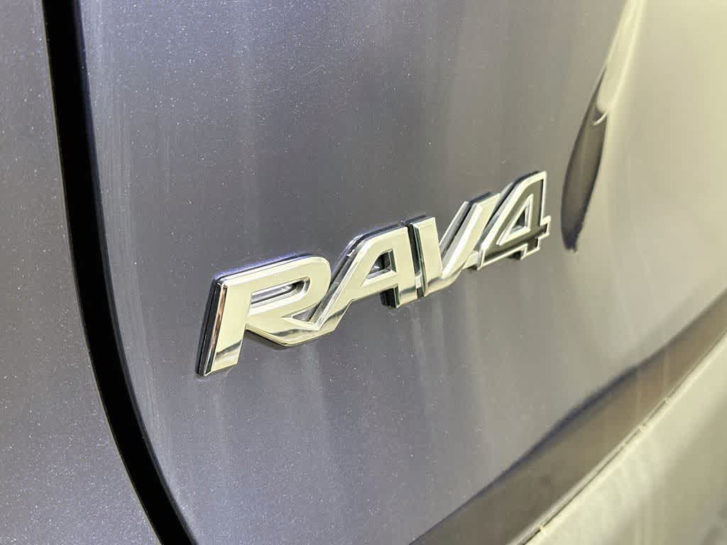 Toyota RAV4 XLE 2025
