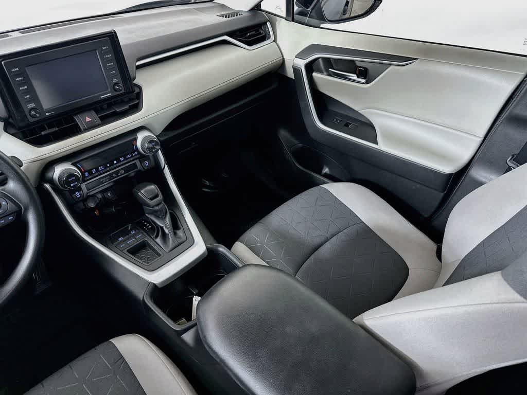 Toyota RAV4 XLE 2022