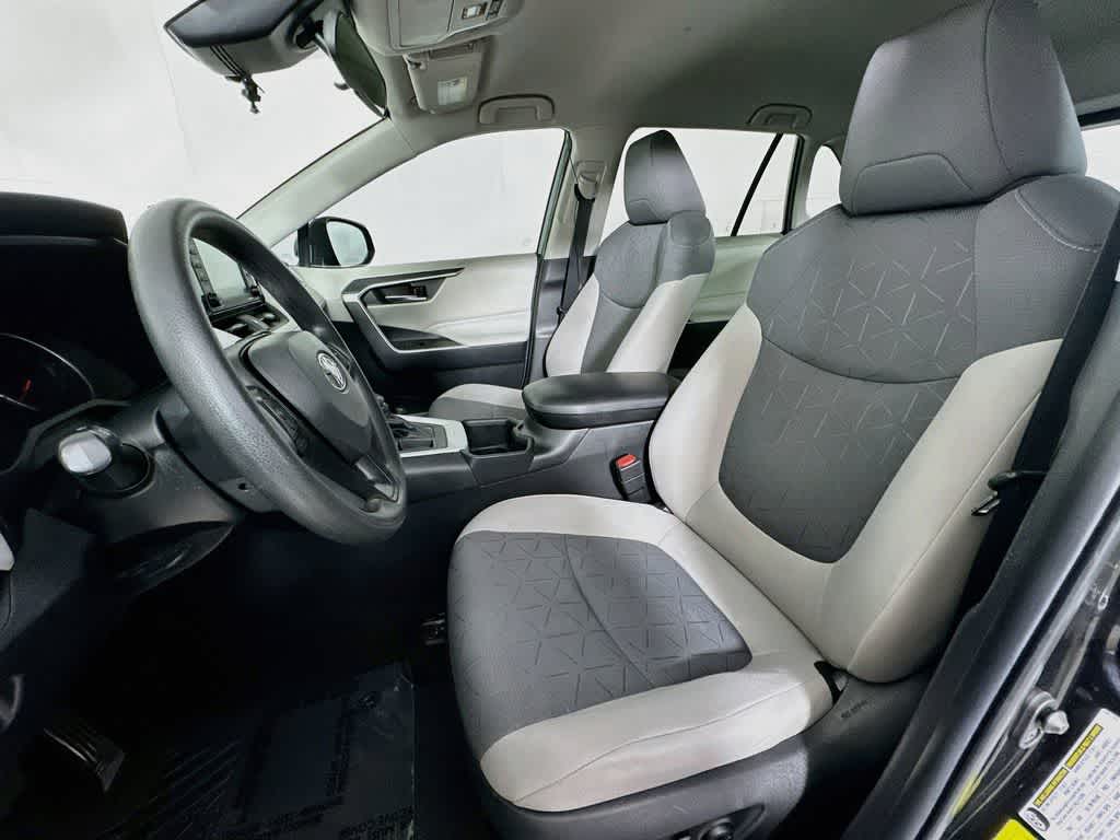 Toyota RAV4 XLE 2022
