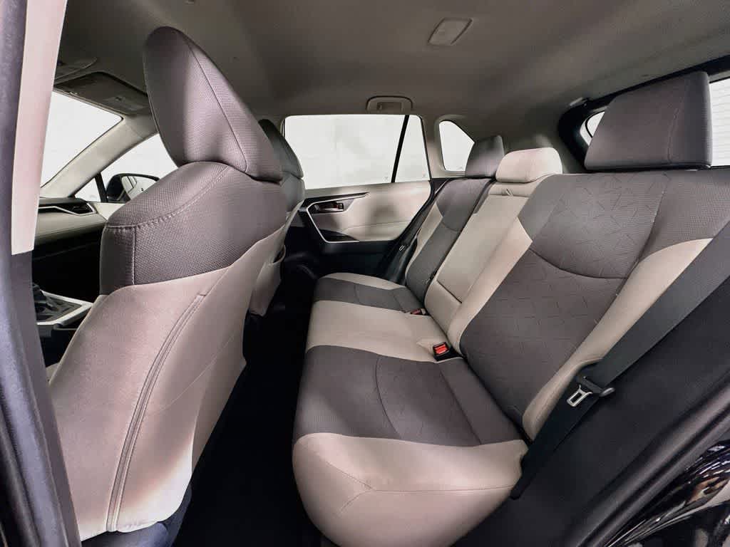 Toyota RAV4 XLE 2022