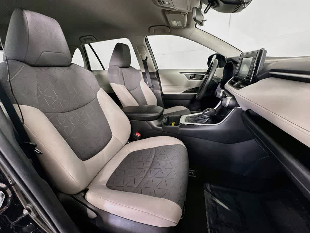 Toyota RAV4 XLE 2022