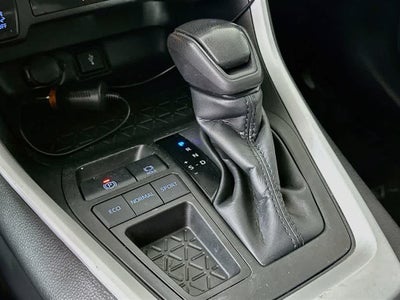 Toyota RAV4 XLE 2022