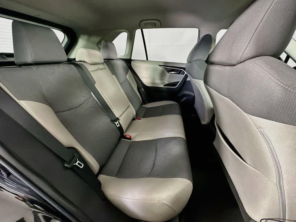 Toyota RAV4 XLE 2022