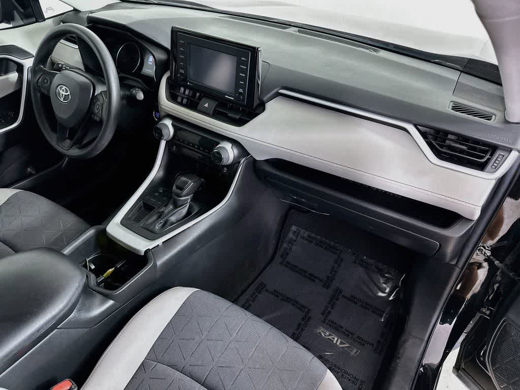 Toyota RAV4 XLE 2022