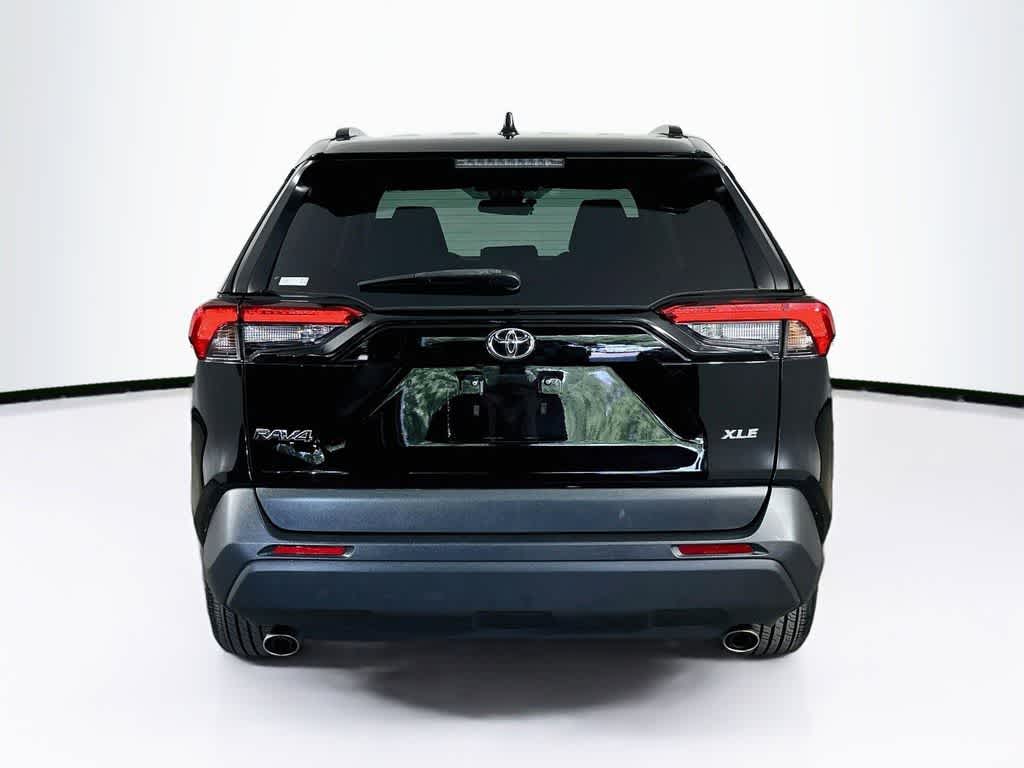 Toyota RAV4 XLE 2022