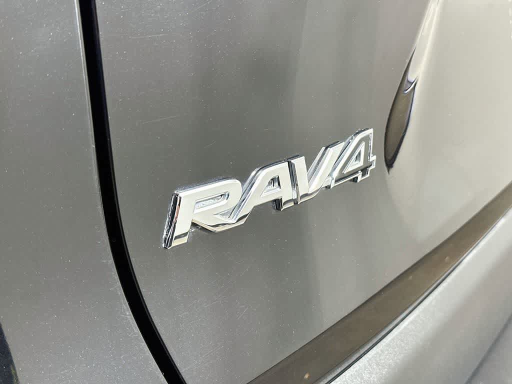 Toyota RAV4 XLE 2022