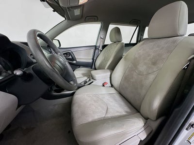 Toyota RAV4 Base 2010