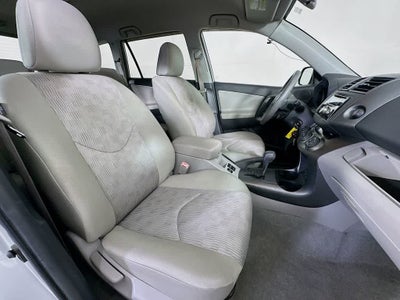 Toyota RAV4 Base 2010