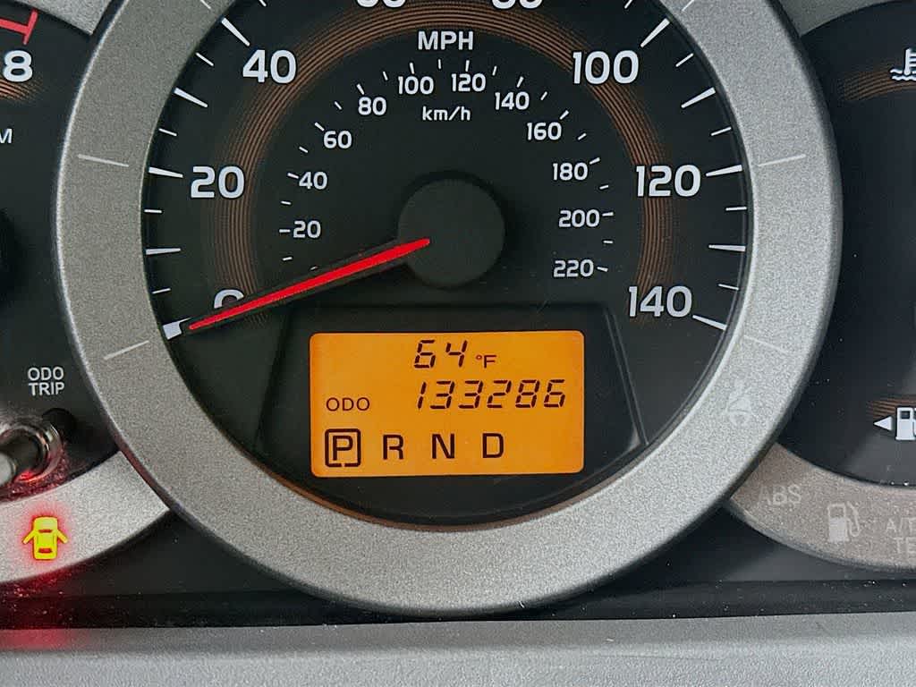 Toyota RAV4 Base 2010