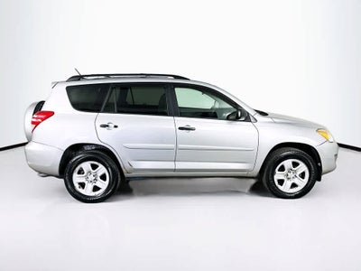 Toyota RAV4 Base 2010